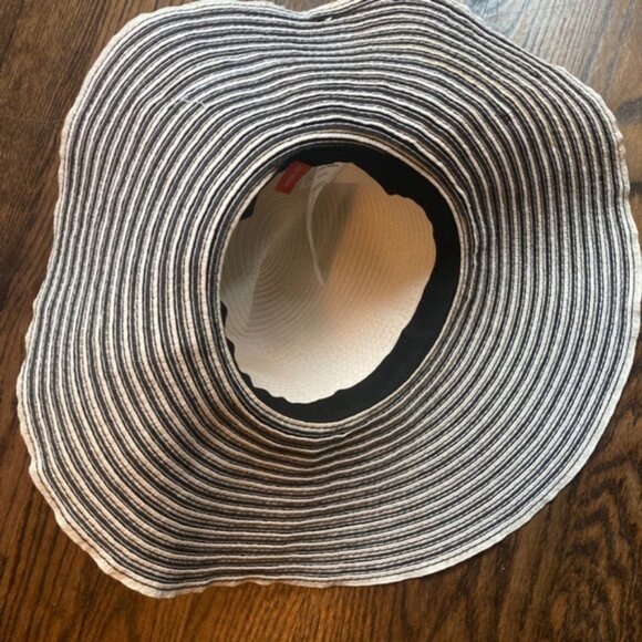 JOE FRESH FLOPPY BRIM SUMMER HAT ONE SIZE - Picture 4 of 5